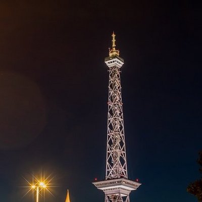 Berliner Messe bei Nacht